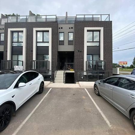 Lovely One Bedroom Condo With Free Parking Niagara Falls Eksteriør billede