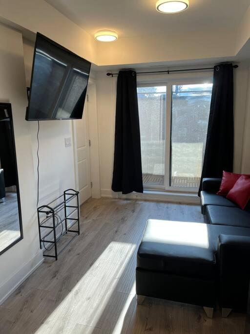 Lovely One Bedroom Condo With Free Parking Niagara Falls Eksteriør billede