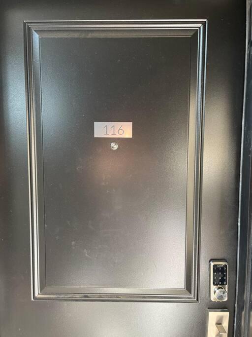 Lovely One Bedroom Condo With Free Parking Niagara Falls Eksteriør billede