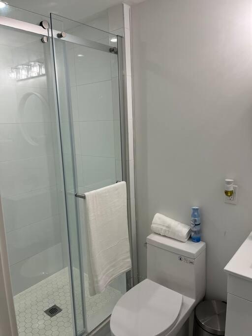 Lovely One Bedroom Condo With Free Parking Niagara Falls Eksteriør billede